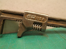 Ford USA Monkey Wrench Pipe 9”