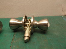 Lot of 2 interior door knobs no hardware