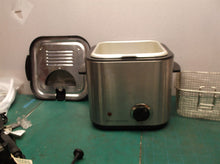 Cooks Essentials 1.5 Qt. Electric Immersion Deep Fryer With Lid no handle or pow