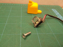 593515-00 screw & N421358 cover & N363247 LED LIGHT off a Dewalt DCS573-GB Type