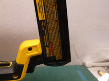 DEWALT DCN681 18ga x 1/4" staple gun 20 volt 3AH with battery and charger