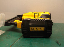 DEWALT DCN681 18ga x 1/4" staple gun 20 volt 3AH with battery and charger