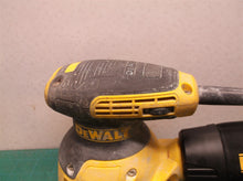 DEWALT DWE6423 5 in. Variable Speed Random Orbital Sander sn:907947