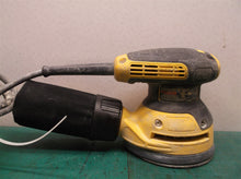 DEWALT DWE6423 5 in. Variable Speed Random Orbital Sander sn:907947