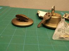 Kwikset Deadlock Deadbolt Silver 68581-001 Rev 01 missing hardware