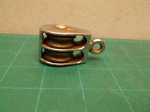 Small double pulley