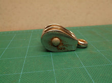Small double pulley