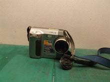 Sony Mavica MVC-FD90 1.6MP CCD Digital Camera Broken Screen battery untested