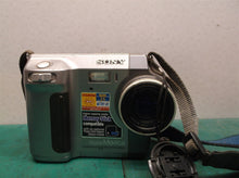 Sony Mavica MVC-FD90 1.6MP CCD Digital Camera Broken Screen battery untested