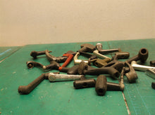lot of 12 medium reel handles no shaft