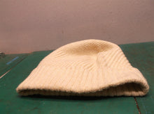 Universal Thread Beanie beige