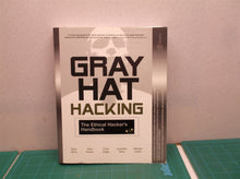 Gray Hat Hacking : The Ethical Hacker's Handbook 1st Edition