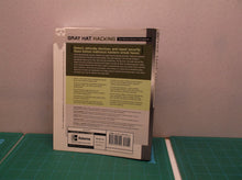 Gray Hat Hacking : The Ethical Hacker's Handbook 1st Edition
