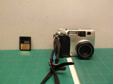 Olympus CAMEDIA C-2000 Zoom 2.1MP Digital Camera doesn't turn on