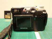 Olympus CAMEDIA C-2000 Zoom 2.1MP Digital Camera doesn't turn on