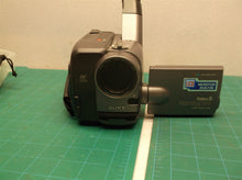 Sony Handycam CCD-TRV30 (for parts damaged display)