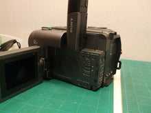 Sony Handycam CCD-TRV30 (for parts damaged display)