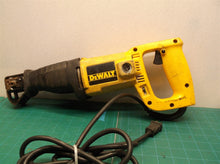 DEWALT DW304 Reciprocating Saw (Saw-Zall) Corded Electric missing blade screw pa