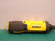 DEWALT dcf682 8V MAX Cordless Screwdriver, Gyroscopic tool only w09vglg