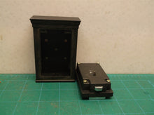 Wall mountable 4 digit combination lock box set to 0000