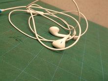 Apple compatible charge cable & wired headphones