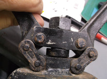 FS-600 Rieke Flexspout® Crimping Tool