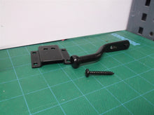 National Mfg. N342626 MaxLatch Sag Compensating Latch missing screws