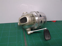 Shakespeare Synergy Alloy 3002 Oscillating Spool casting reel 115yd 12LB