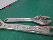 2 adjustable wrenches