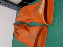 NOVAX Rubber Insulating Gloves sz 9 max use 500v jan 14 2021