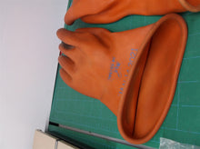 NOVAX Rubber Insulating Gloves sz 9 max use 500v jan 14 2021