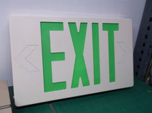 EZXTEU2GWEM green exit sign with mount No Box