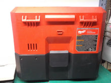Milwaukee 0960-20 M12 Fuel 1.6gal Wet/Dry Vacuum Missing top of switch button