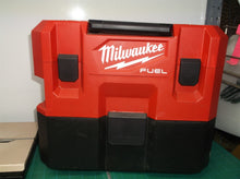 Milwaukee 0960-20 M12 Fuel 1.6gal Wet/Dry Vacuum Missing top of switch button