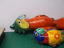 Lot of 2 birds for crafts or decor