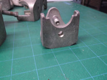 10 BRIDGEPORT 953 MALLEABLE IRON SUPPORT BEAM CLAMPS