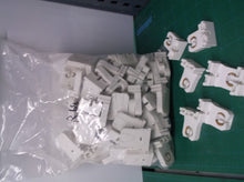 (100) LH0035 1-1226SW-2 HH Fluorescent Socket Non-shunted G13 medium bipin 660w-