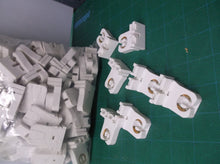 (100) LH0035 1-1226SW-2 HH Fluorescent Socket Non-shunted G13 medium bipin 660w-