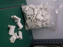 (100) Zing Ear LH204-11 Fluorescent Socket Non-shunted G13 medium bipin 660w-600