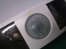 Occupancy Sensor PIR Ceiling Wireless Self Powered Leviton WSC12-M9N Solar