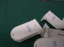 (10) Leviton 13660-SWP Fluorescent T8 T12 Lampholder G13 Base Socket Snap-In