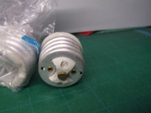 (4) LEVITON 8681 Mogul to Medium Base SOCKET ADAPTER 660W-250V