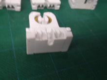 (5) Leviton 13351 FLUORESCENT BULB SOCKETS T8 or T12 Turn-Type Lamp Holder Mediu