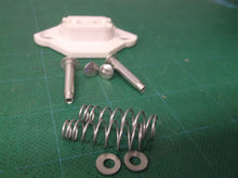 LH0383 HH 2690 Unshunted medium bipin lamp holder/socket for turret assemblies
