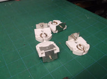 (4) LH0498 726W-3 Unshunted T8-T12 Lamp Holder With Bracket