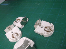 (4) LH0498 726W-3 Unshunted T8-T12 Lamp Holder With Bracket