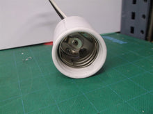 LH0470 E39, 4kv pulse rated, mogul base HID lamp holder/socket with captive bush