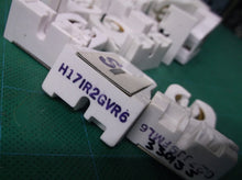 (22) Misc LH0394 HH Leviton Shunted slide/screw mount T8/T12 med bipin lamp hold