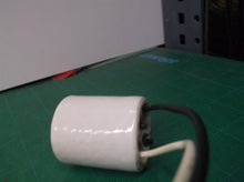 Leviton LH0096 (10085) E26/E27 Medium Base Keyless -glazed Porcelain, captive sc