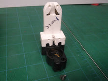 Leviton 391-1W Medium Base Bi-Pin Standard Fluorescent Lamp Holder Pedestal Scre